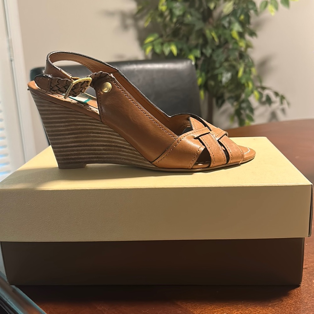 Wedge heels